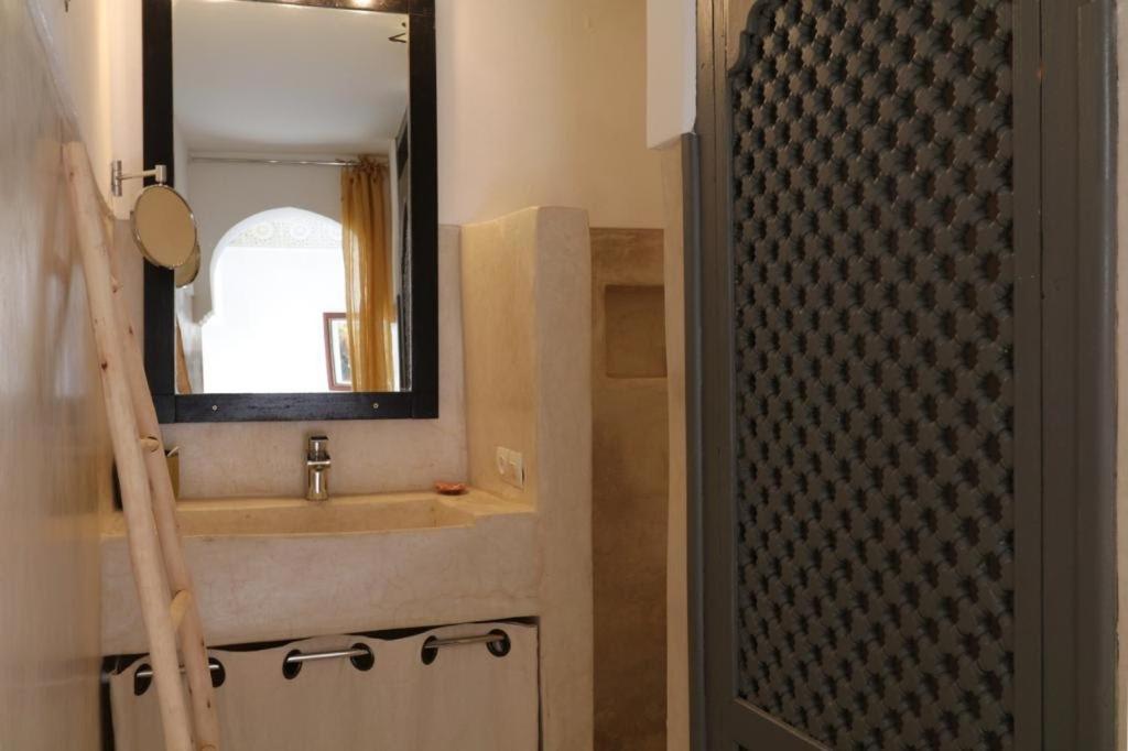 Riad 103 Medina Pool And Hammam マラケシュ エクステリア 写真
