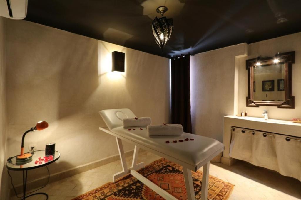 Riad 103 Medina Pool And Hammam マラケシュ エクステリア 写真
