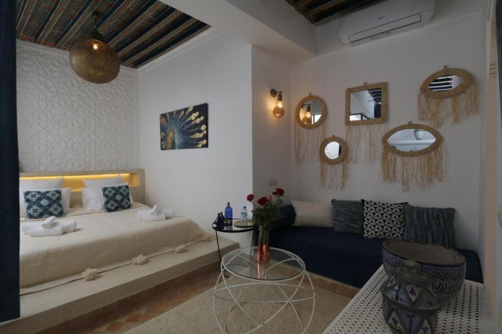 Riad 103 Medina Pool And Hammam マラケシュ エクステリア 写真