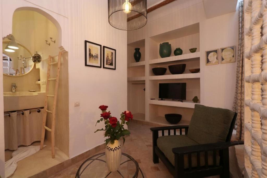 Riad 103 Medina Pool And Hammam マラケシュ エクステリア 写真